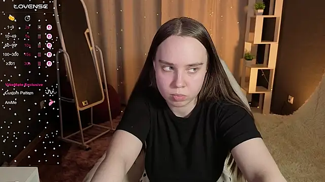 LunaDreeam online show from November 4, 2025, 3:38 pm