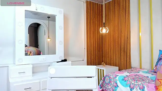 Snapshot of Hanna_curvy_ chatting on October 31, 2025, 11:18 am Hanna curvy online show from October 31, 2025, 11:18 am