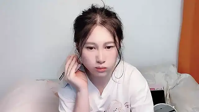 anna-888- online show from April 19, 2026, 2:18 pm