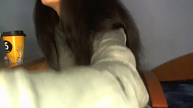 andreea713 online show from February 18, 2026, 12:12 pm