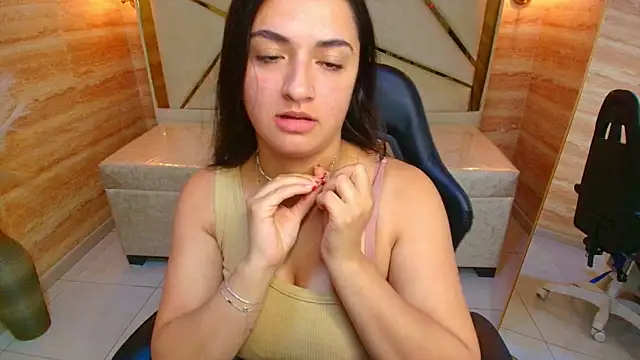 rachel r  online show from October 23, 2025, 1:43 pm