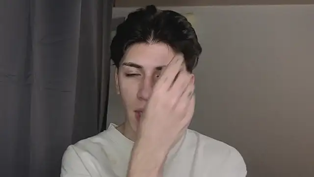 Oliver star boy  online show from November 17, 2025, 4:33 pm