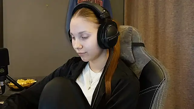 Softixq online show from November 23, 2025, 2:27 pm