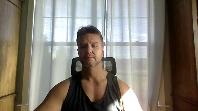 Snapshot of 45andfit1 chatting on November 14, 2025, 3:05 pm 45andfit1 online show from November 14, 2025, 3:05 pm