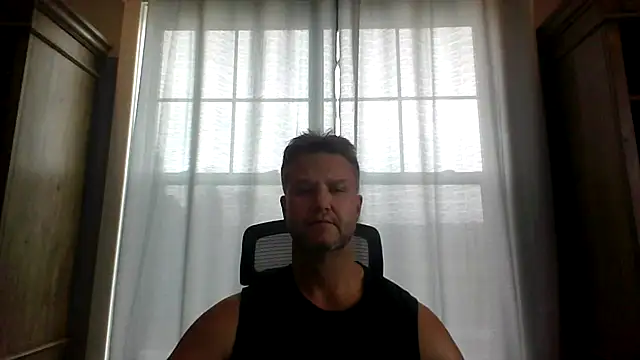 Snapshot of 45andfit1 chatting on October 30, 2025, 1:42 pm 45andfit1 online show from October 30, 2025, 1:42 pm
