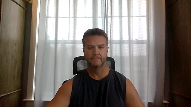 Snapshot of 45andfit1 chatting on November 20, 2025, 2:40 pm 45andfit1 online show from November 20, 2025, 2:40 pm
