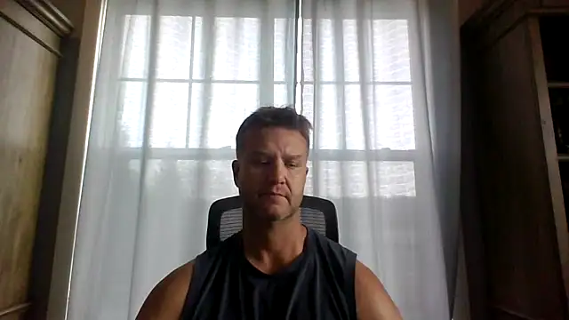 Snapshot of 45andfit1 chatting on November 11, 2025, 1:50 pm 45andfit1 online show from November 11, 2025, 1:50 pm