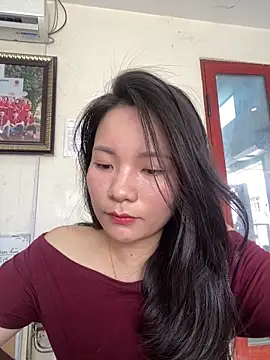 Snapshot of Bee_Yellow00 chatting on May 29, 2026, 3:01 am Bee Yellow00 online show from May 29, 2026, 3:01 am