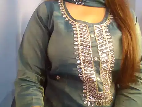 QUEEN SUKU   online show from October 24, 2025, 5:39 am