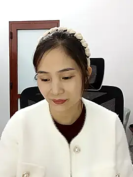 Snapshot of Pig_pig11 chatting on December 16, 2025, 12:53 pm Pig pig11 online show from December 16, 2025, 12:53 pm