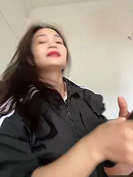 Snapshot of Pig_pig11 chatting on November 2, 2025, 3:44 am Pig pig11 online show from November 2, 2025, 3:44 am