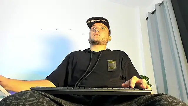 Noctambulo 1 online show from October 27, 2025, 2:40 pm