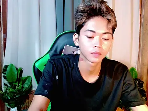 Snapshot of AsianCuteGuy21 chatting on November 23, 2025, 2:38 pm AsianCuteGuy21 online show from November 23, 2025, 2:38 pm