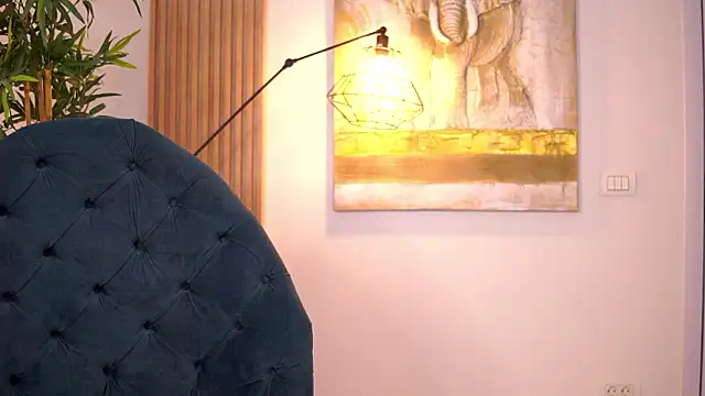 Snapshot of Aisha_Bee chatting on March 16, 2026, 9:35 am Aisha Bee online show from March 16, 2026, 9:35 am