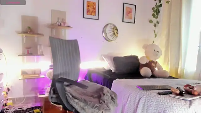 marcelaluxury online show from March 23, 2026, 9:58 pm