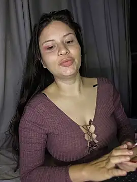 Esmesweet23 online show from November 2, 2025, 7:52 pm