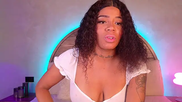 Snapshot of loana_vegas chatting on July 16, 2026, 4:26 pm loana vegas online show from July 16, 2026, 4:26 pm