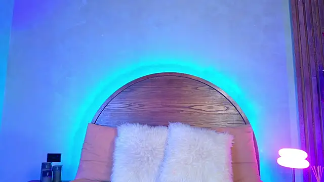 Snapshot of loana_vegas chatting on June 29, 2026, 4:39 pm loana vegas online show from June 29, 2026, 4:39 pm