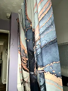 BubblesLovexox online show from December 1, 2025, 1:23 pm