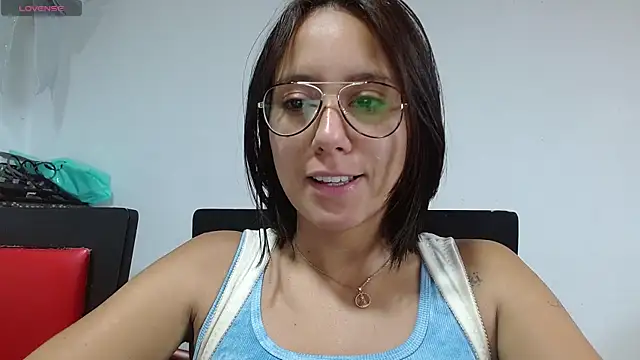 Snapshot of LunaaMorena chatting on June 2, 2026, 2:06 pm LunaaMorena online show from June 2, 2026, 2:06 pm
