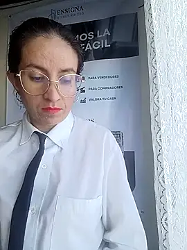 Snapshot of Valentina--1 chatting on January 17, 2026, 12:53 pm Valentina--1 online show from January 17, 2026, 12:53 pm