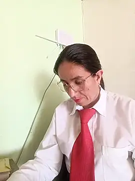 Snapshot of Valentina--1 chatting on November 17, 2025, 7:40 pm Valentina--1 online show from November 17, 2025, 7:40 pm