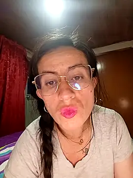 Snapshot of Valentina--1 chatting on November 16, 2025, 1:21 am Valentina--1 online show from November 16, 2025, 1:21 am