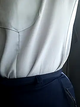 Snapshot of Valentina--1 chatting on January 15, 2026, 11:57 am Valentina--1 online show from January 15, 2026, 11:57 am