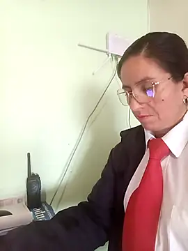 Snapshot of Valentina--1 chatting on November 10, 2025, 11:59 am Valentina--1 online show from November 10, 2025, 11:59 am