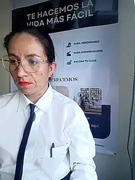 Snapshot of Valentina--1 chatting on December 18, 2025, 12:09 pm Valentina--1 online show from December 18, 2025, 12:09 pm