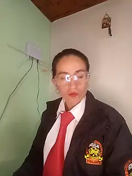 Snapshot of Valentina--1 chatting on October 29, 2025, 12:04 pm Valentina--1 online show from October 29, 2025, 12:04 pm