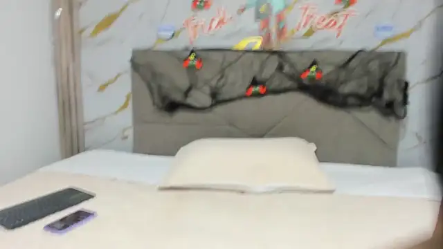 Snapshot of _Asshley_bensoon_ chatting on October 28, 2025, 12:15 pm Asshley bensoon online show from October 28, 2025, 12:15 pm