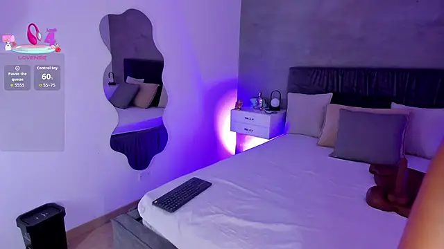 Snapshot of andreanix chatting on February 19, 2026, 8:28 pm andreanix online show from February 19, 2026, 8:28 pm