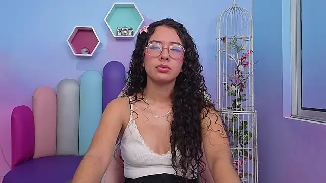 Snapshot of Sasha-Monroe chatting on November 17, 2025, 11:53 pm Sasha-Monroe online show from November 17, 2025, 11:53 pm