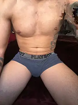 Snapshot of AlejandroRMC chatting on October 28, 2025, 10:52 pm AlejandroRMC online show from October 28, 2025, 10:52 pm