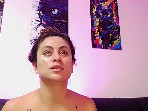 Caroline Jons online show from November 14, 2025, 10:52 am