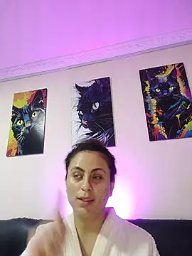 Caroline Jons online show from November 12, 2025, 12:53 pm