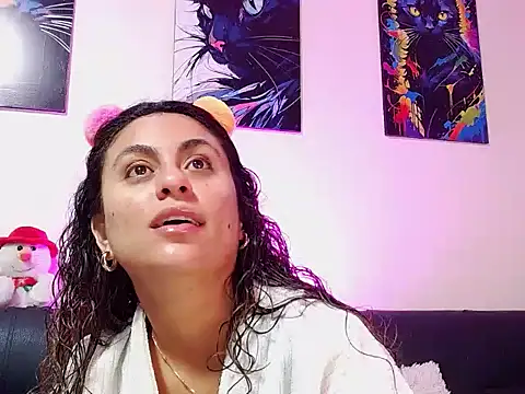 Caroline Jons online show from December 1, 2025, 1:12 pm