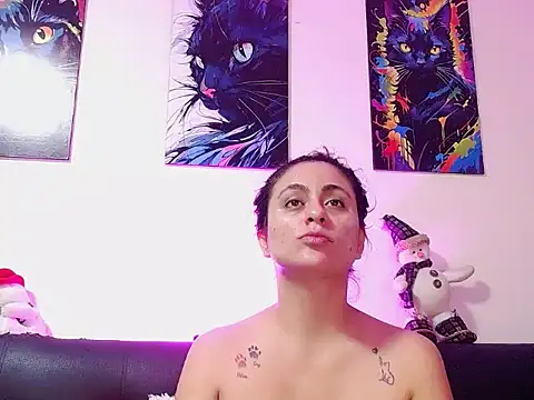 Caroline Jons online show from November 30, 2025, 11:11 am