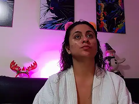 Caroline Jons online show from November 25, 2025, 10:26 am