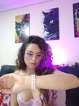 Caroline Jons online show from December 15, 2025, 11:49 am