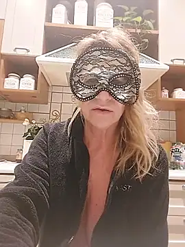 susylux online show from April 5, 2026, 5:30 pm