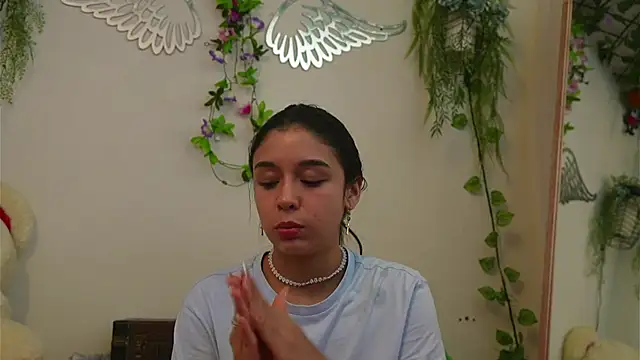 ISA NIXON online show from November 30, 2025, 6:09 pm