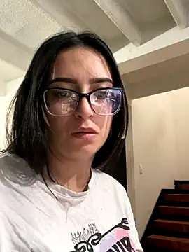 Snapshot of Kloe_Novoa chatting on November 26, 2025, 1:33 pm Kloe Novoa online show from November 26, 2025, 1:33 pm