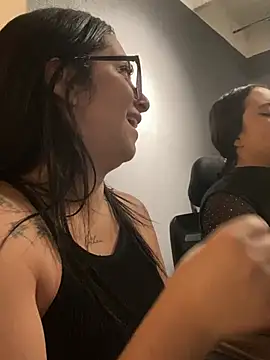 Snapshot of Kloe_Novoa chatting on January 9, 2026, 1:29 pm Kloe Novoa online show from January 9, 2026, 1:29 pm