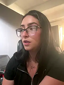 Snapshot of Kloe_Novoa chatting on January 5, 2026, 5:27 pm Kloe Novoa online show from January 5, 2026, 5:27 pm