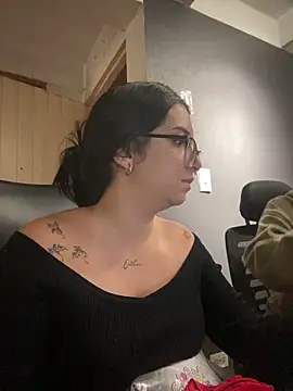 Snapshot of Kloe_Novoa chatting on February 2, 2026, 1:32 pm Kloe Novoa online show from February 2, 2026, 1:32 pm