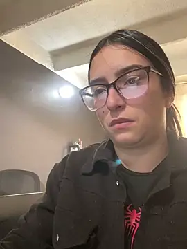 Snapshot of Kloe_Novoa chatting on December 22, 2025, 2:17 pm Kloe Novoa online show from December 22, 2025, 2:17 pm