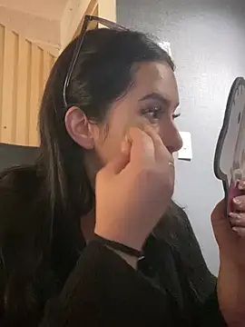 Snapshot of Kloe_Novoa chatting on January 15, 2026, 1:36 pm Kloe Novoa online show from January 15, 2026, 1:36 pm