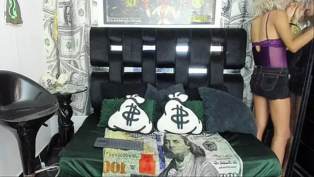 Snapshot of Horny_Duo0 chatting on November 12, 2025, 3:21 am Horny Duo0 online show from November 12, 2025, 3:21 am